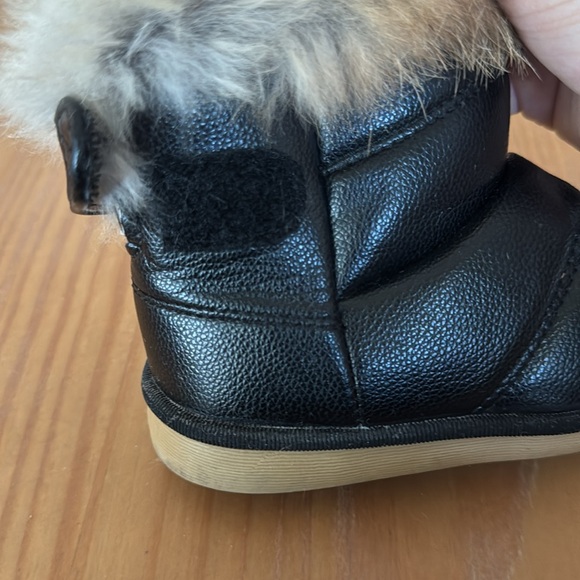 Comfy kids baby black snow boots with fur - Picture 6 of 10